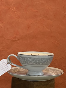 Black Violet & Saffron Vegan Soy Candle
